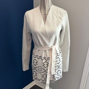 Duluth Trading Co Cream and Black Cardigan